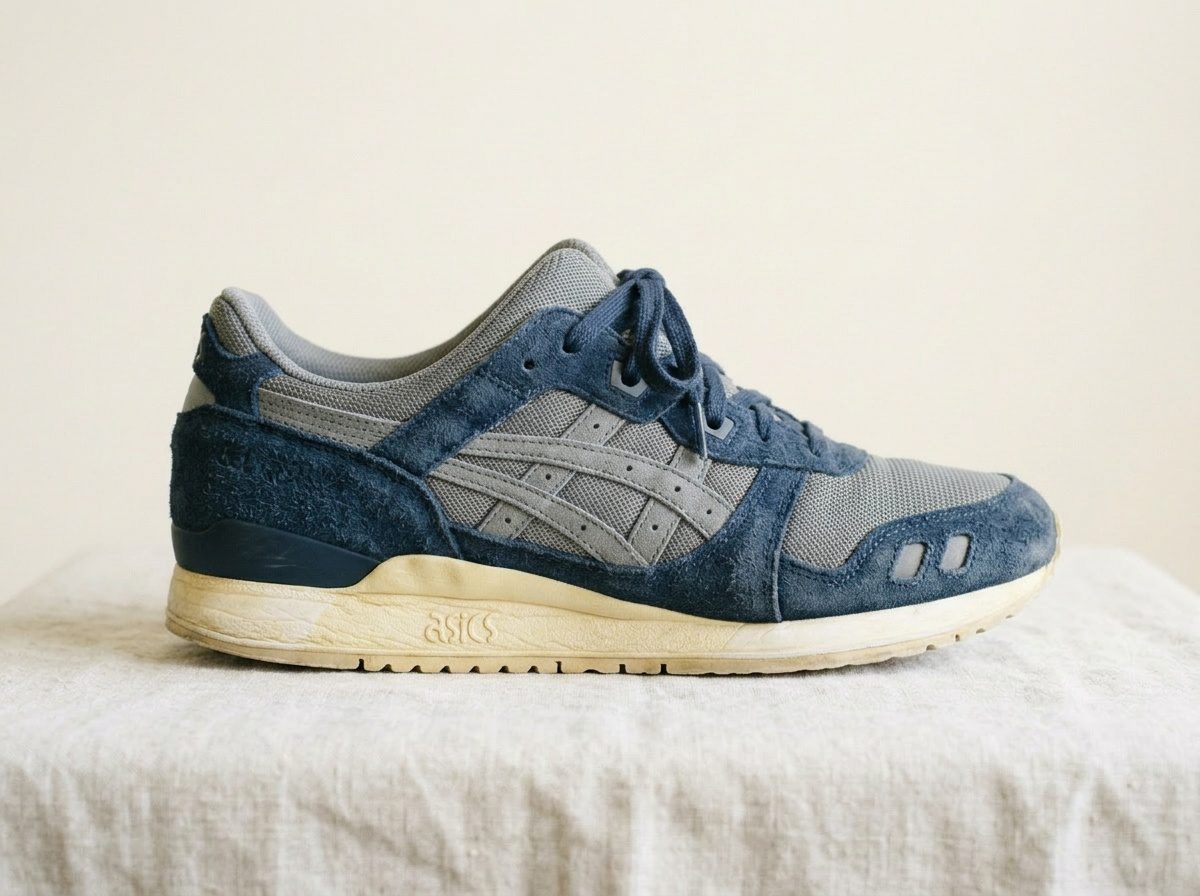 Sneaker running — prima del restauro